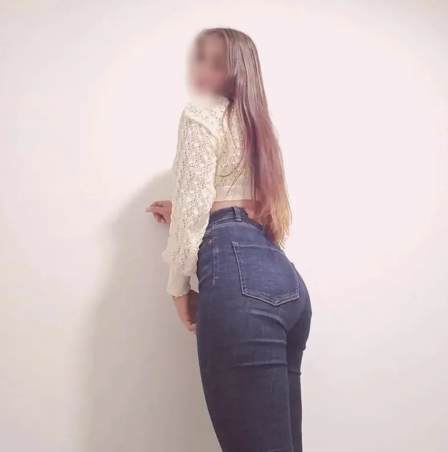 Nora, 28